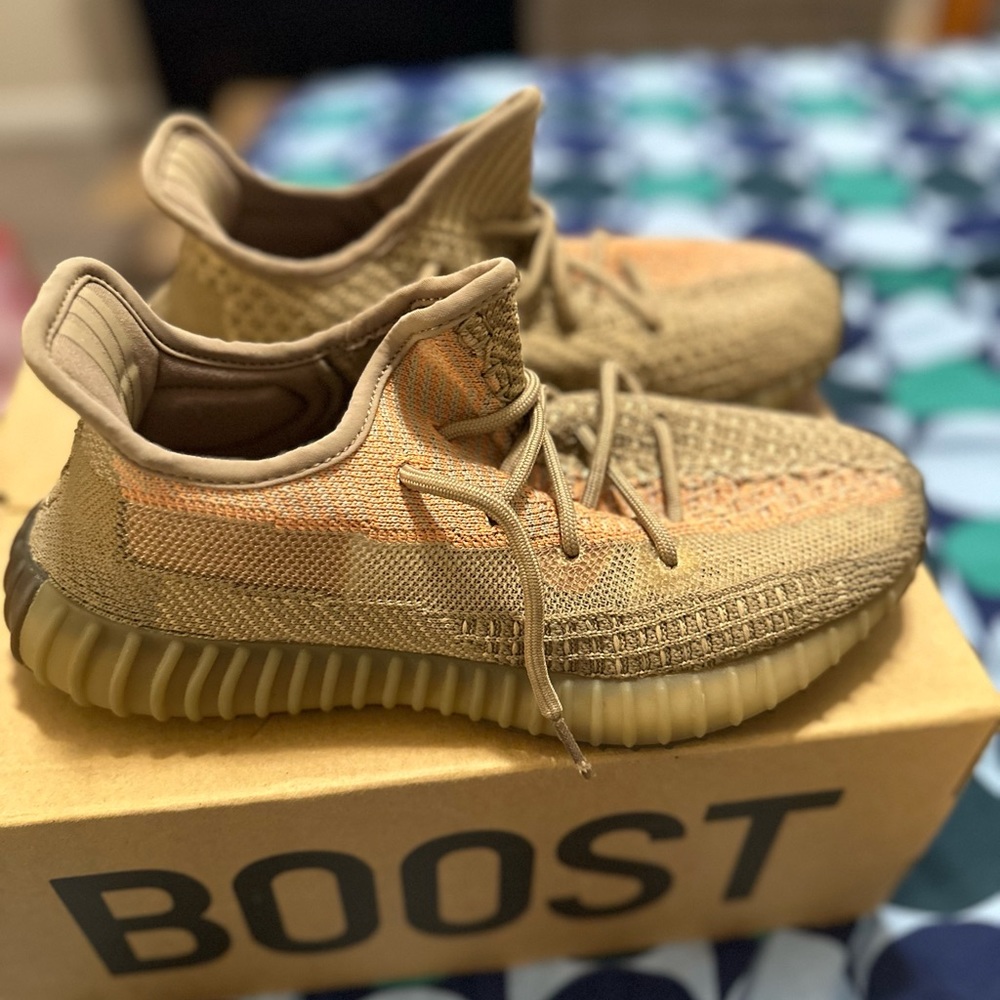 ‼️SOLD‼️ Yeezy Boost 350 - Picture 2 of 6